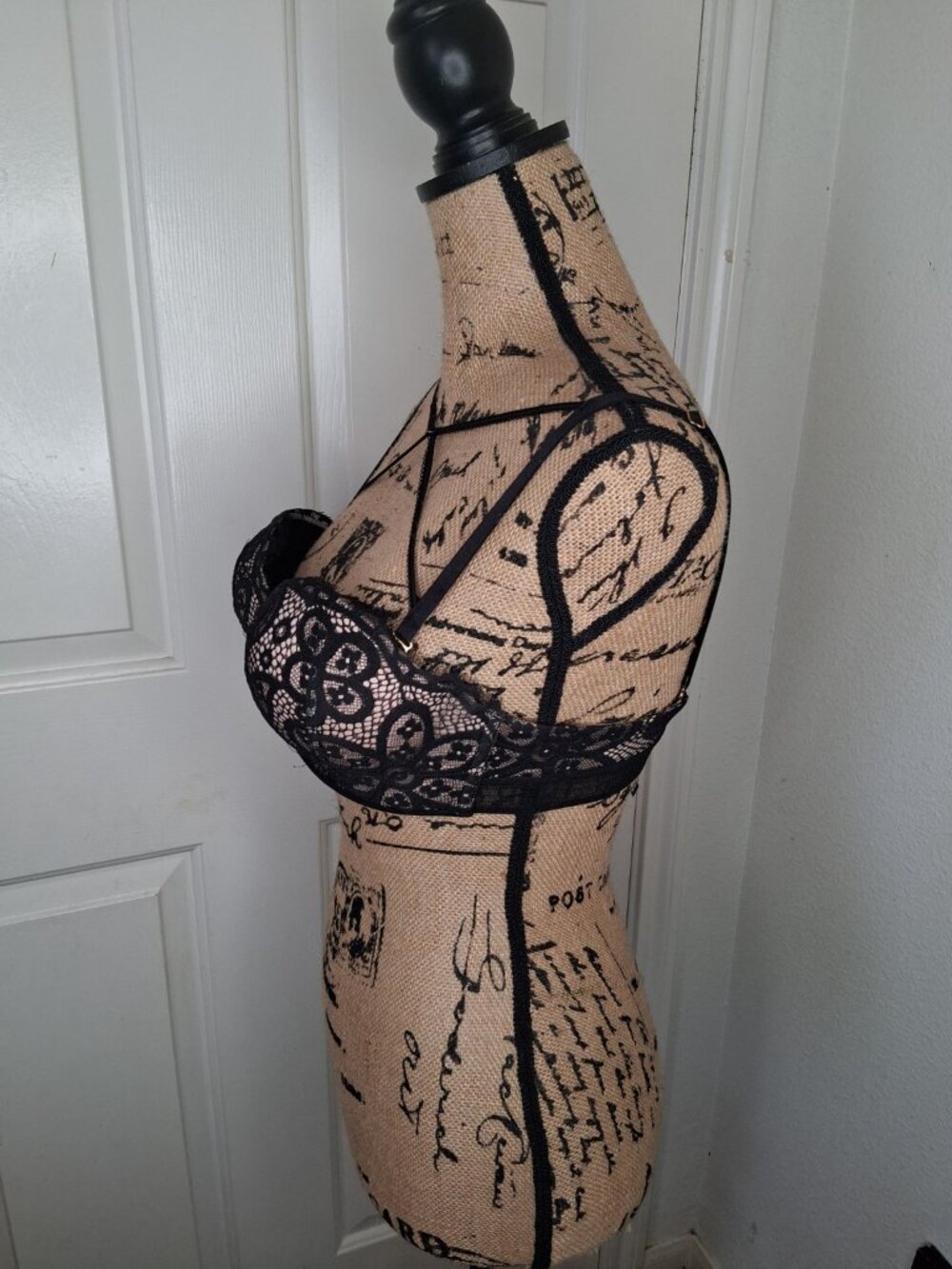 Victoria’s Secret Bombshell Black Lace Push-Up Bra 36A - Picture 6 of 12